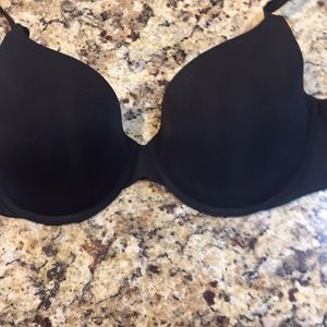 Victoria Secret 34DD black bra